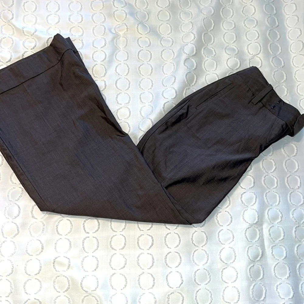 WOMENS size 4 Banana Republic wide leg trousers these are a grayish brown